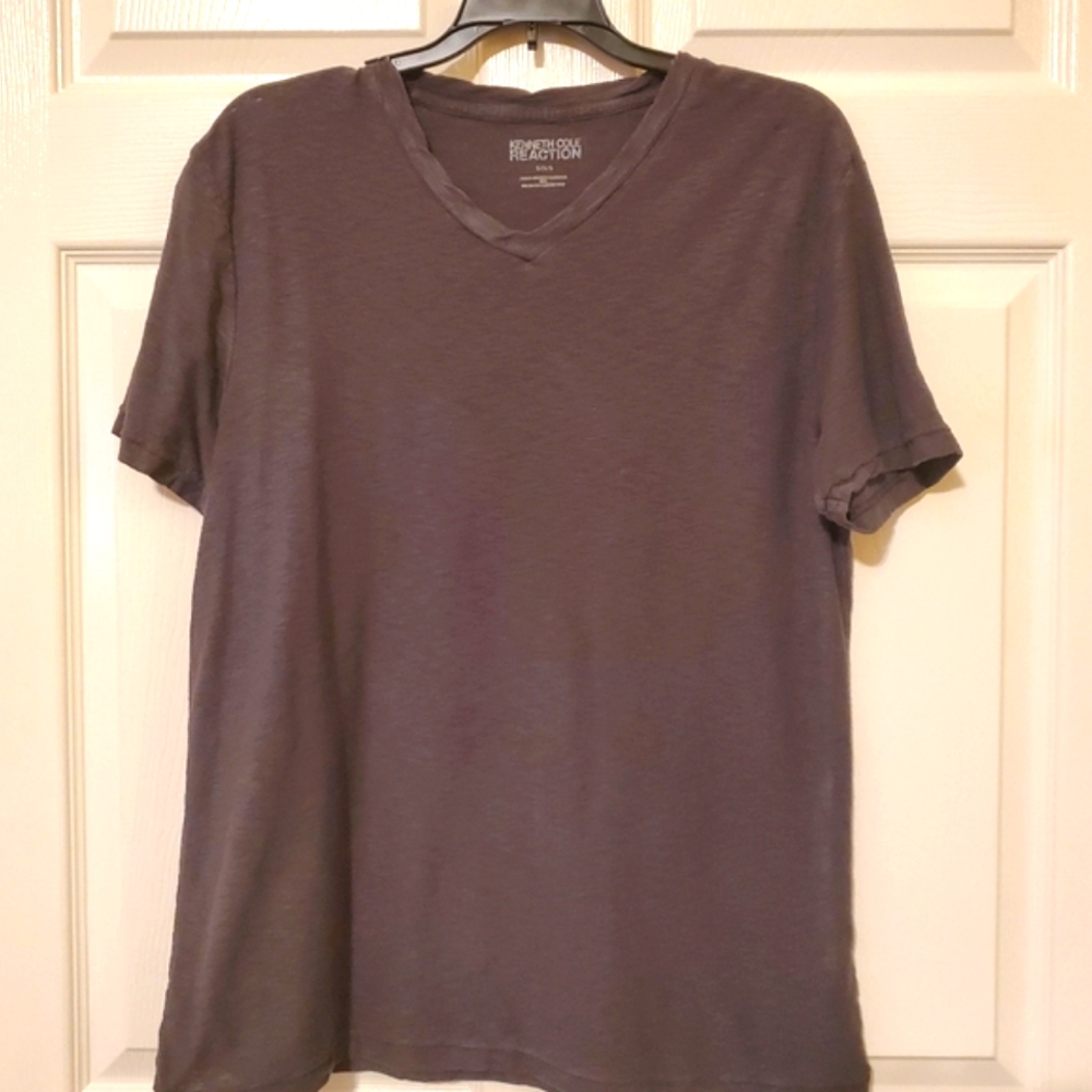 Kenneth Cole T shirt